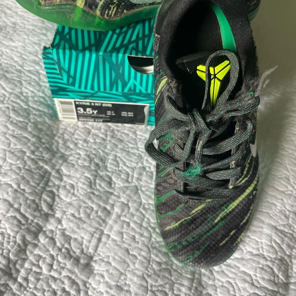 Nike Kids Black and Yellow Sneakers